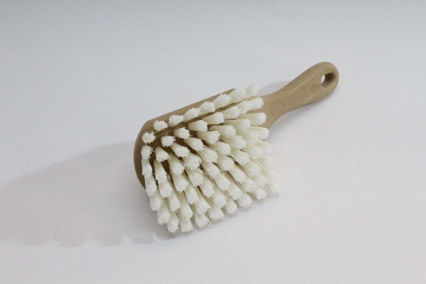 Universal-Handscheuerbürste KK mit Stiel / Nylon weich